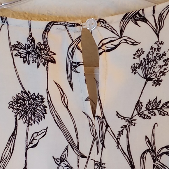 NEW Philosophy Republic Clothing Modest Cottagecore Size S Floral Cream-Black B4 - Picture 3 of 10